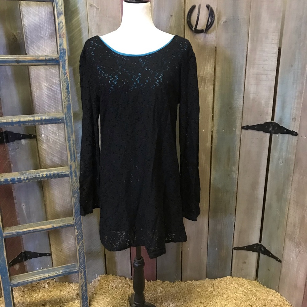 Black soft lace dress with turquoise lining